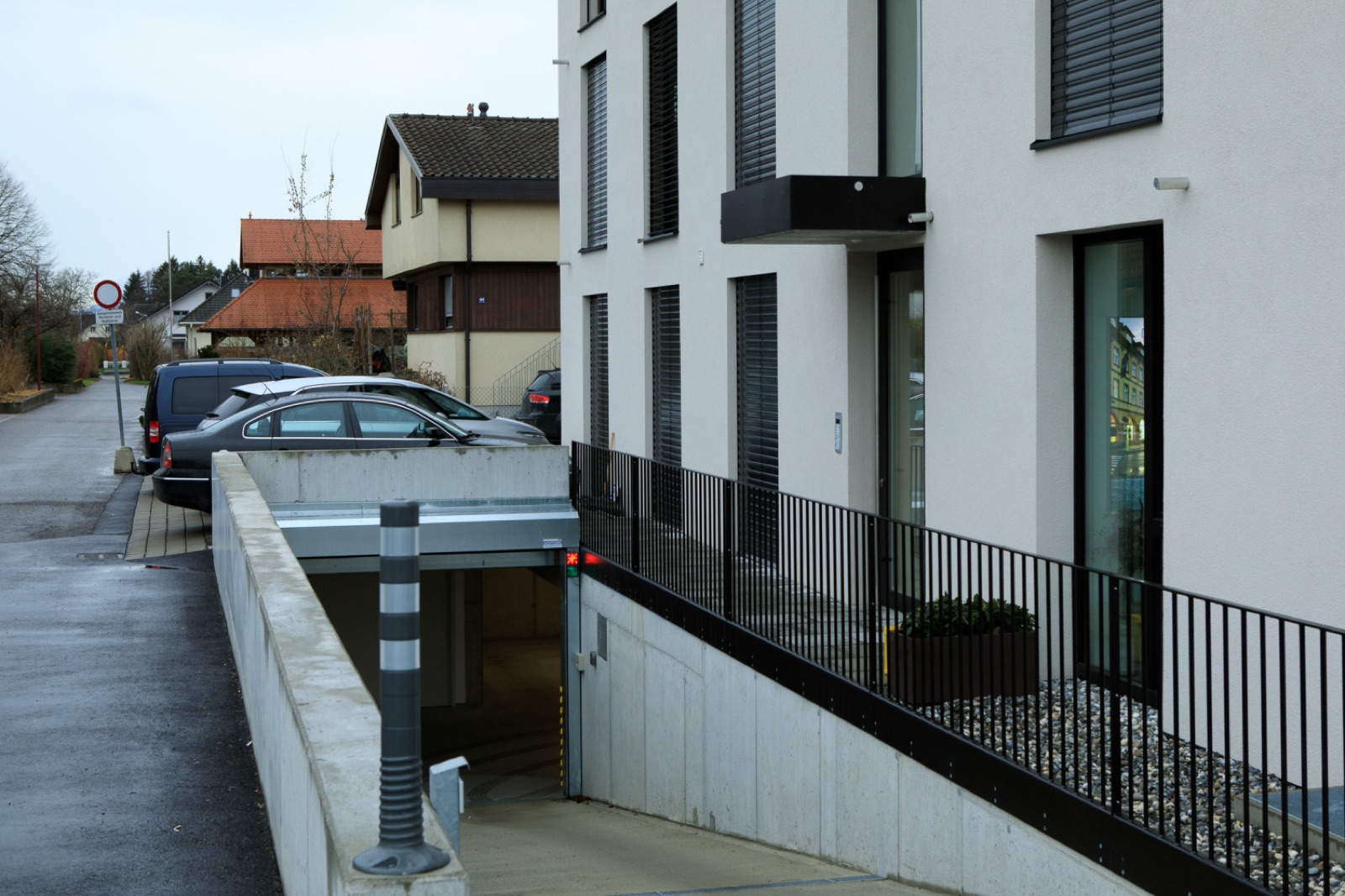 Zufahrt zur Tiefgarage des Apartmenthauses in Hard