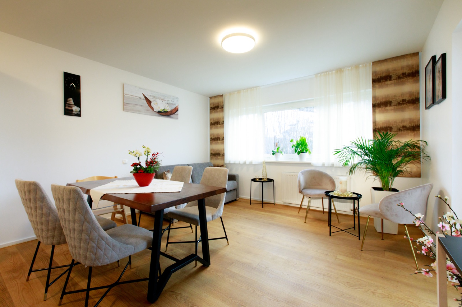 Wohn- und Essbereich im Wohlfühlapartment Nr 24 Götzis Zentrum