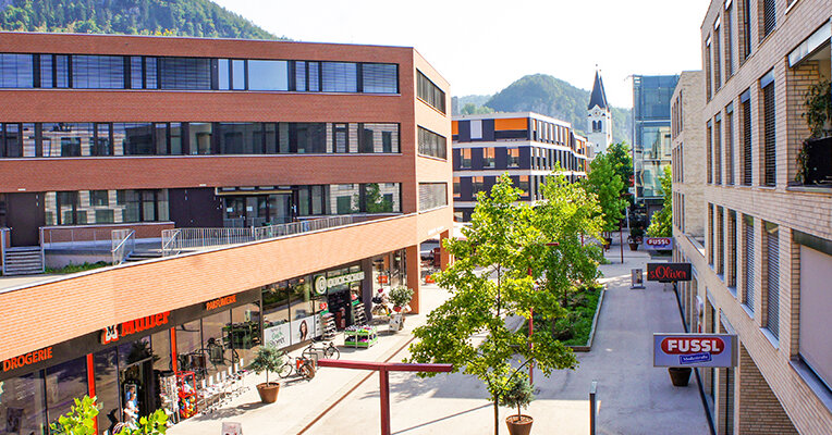 Blick über das Einkaufsquartier Am Garnmarkt in Götzis